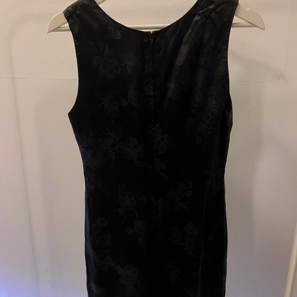 Satin Sleeveless Dress with Floral Print in Black - Picture 5 of 5